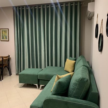 Girasole Apartments Vlorë Esterno foto