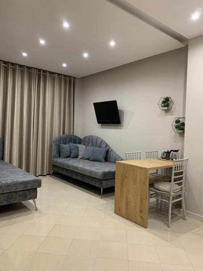 Girasole Apartments Vlorë Esterno foto