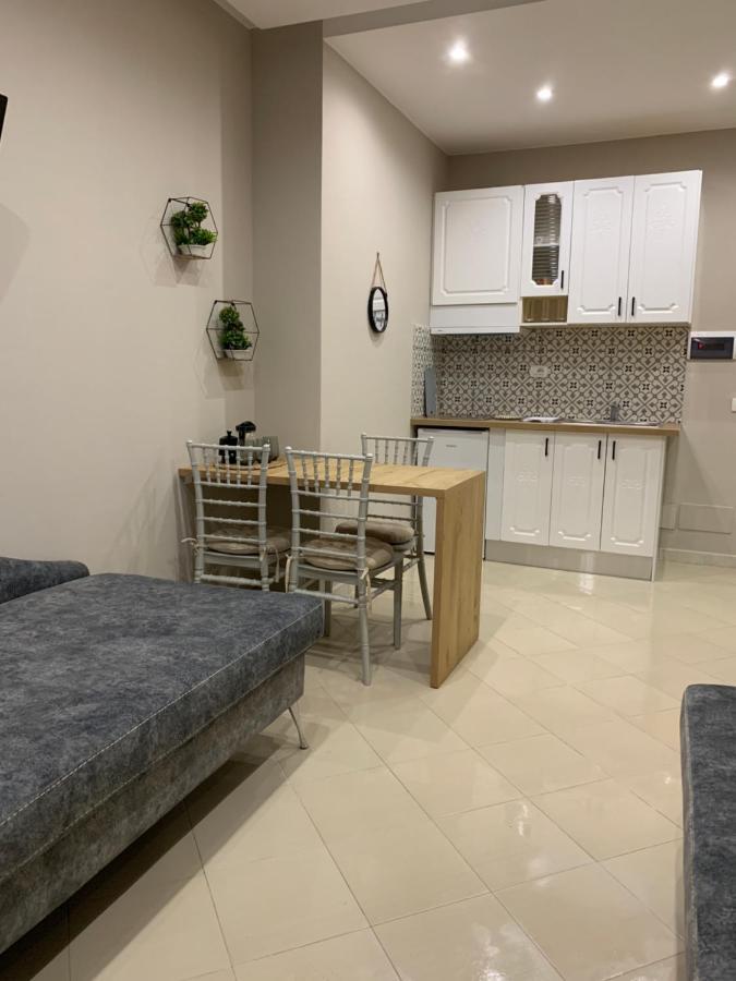 Girasole Apartments Vlorë Esterno foto