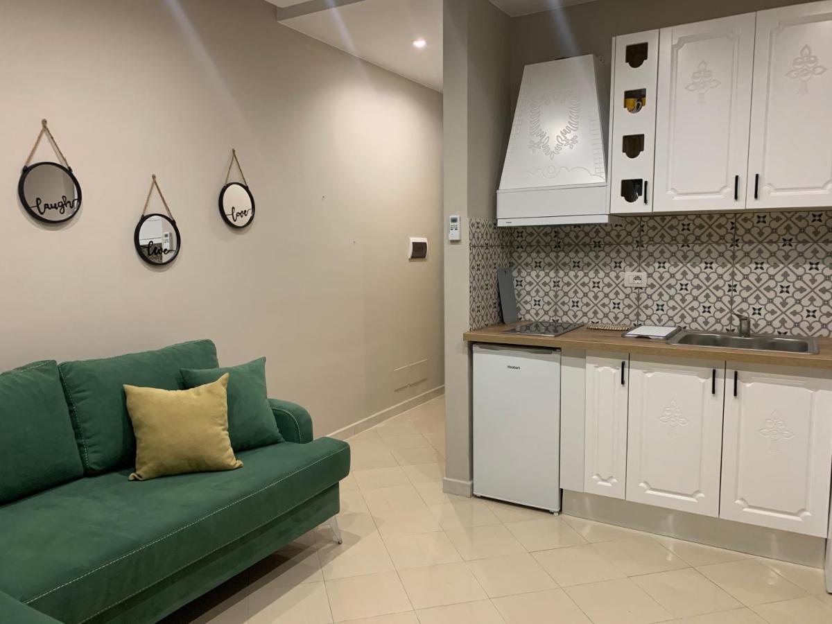 Girasole Apartments Vlorë Esterno foto