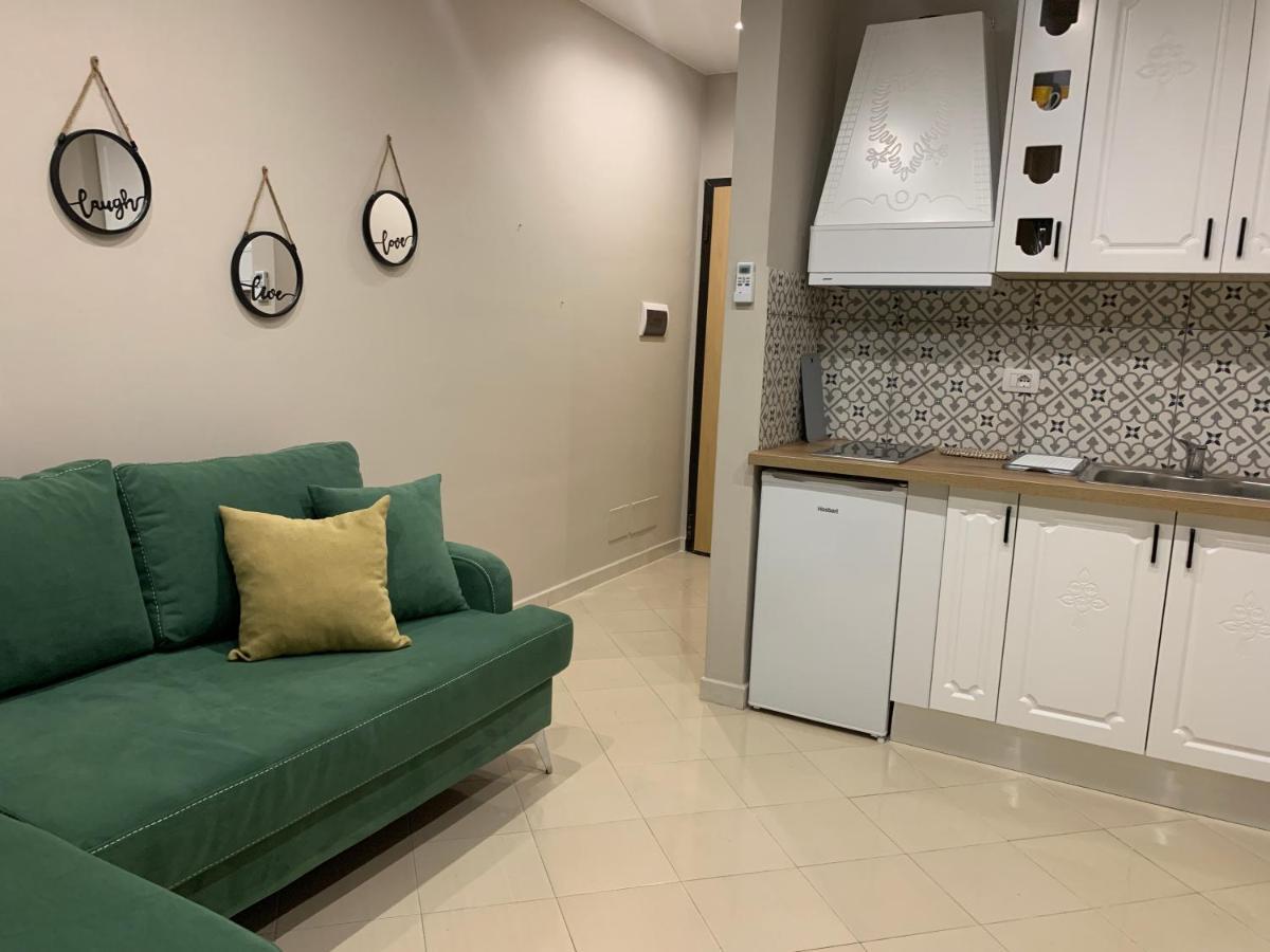 Girasole Apartments Vlorë Esterno foto
